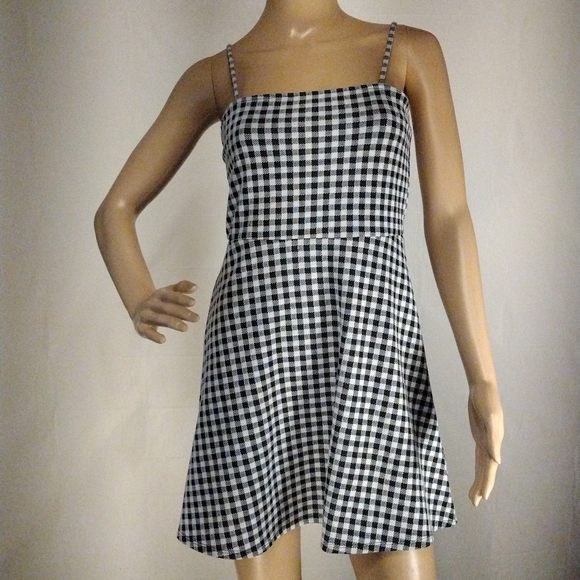 Divided Dress - Picture 4 of 5